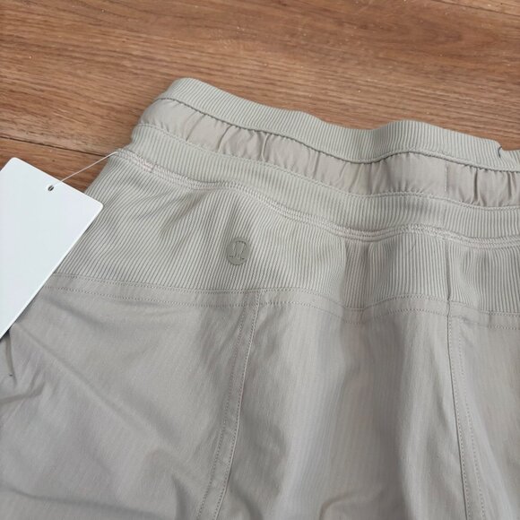 Lululemon Athletic Dance Studio High Rise Short 3.5” Mojave Tan NWT Size 2 - Picture 5 of 8